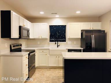 Main picture of 10 Raelans Cir