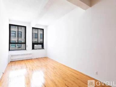 Main picture of 12 E 22nd St