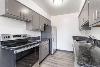 Main picture of 1114 W Wisconsin St