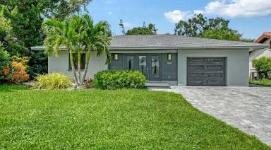 Main picture of 4925 Bay Shore Rd