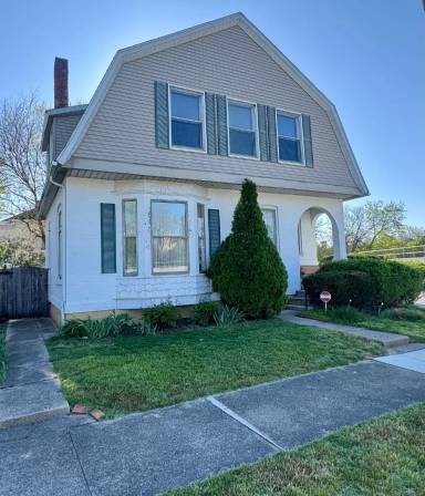 Main picture of 707 Edgewater Ave