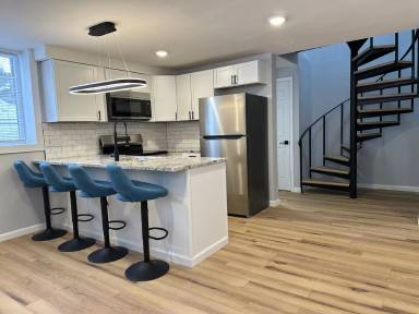 Main picture of 319 Park St