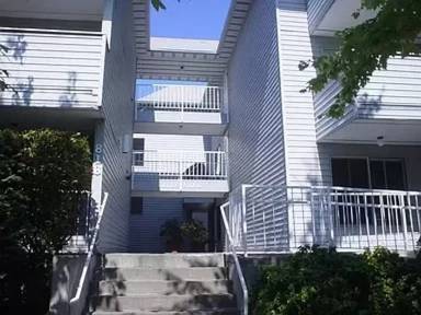 Main picture of 816 NE 43rd St