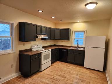 Main picture of 325 Washington Ave