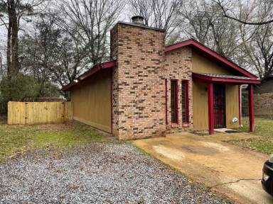 Main picture of 5115 Ginger St