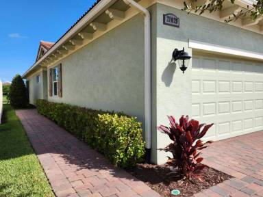 Main picture of 21012 SW Modena Way