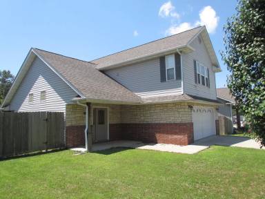 Main picture of 16046 Heavens Gate Ln