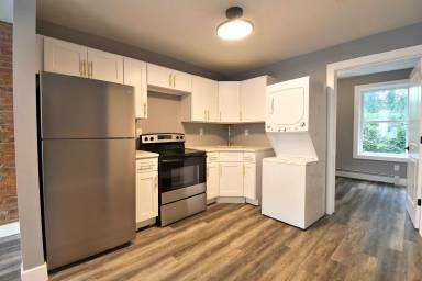 Main picture of 194 Chambers St