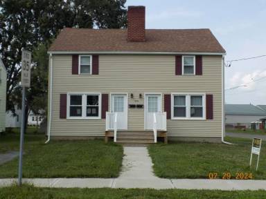 Main picture of 450 Albert St