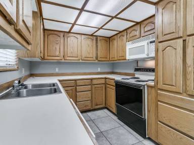Main picture of 2604 Greystone Ct