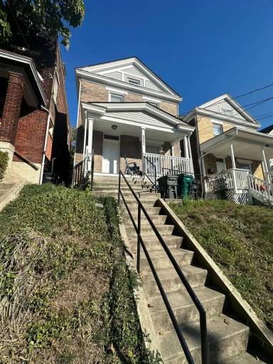 Main picture of 2320 Flora St