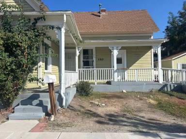 Main picture of 110 W Fourth St