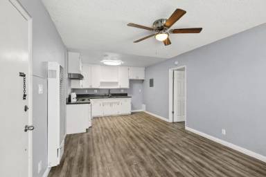 Main picture of 1901 Fashion Ave