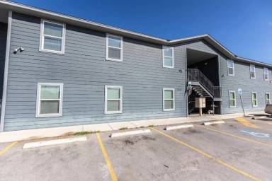 Main picture of 8111 Landing Ave