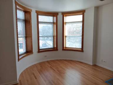Main picture of 5536 S Michigan Ave