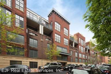 Main picture of 2328 Champlain St NW