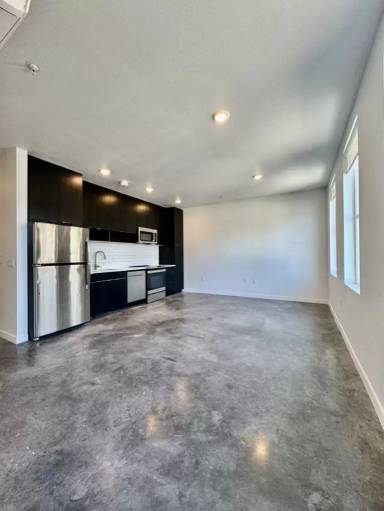 Main picture of 4750 N Albina Ave