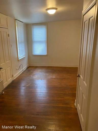 Main picture of 627 W Philadelphia St