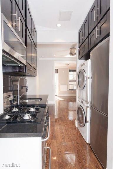 Main picture of 134 Orchard St
