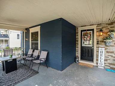 Main picture of 242 N Main St