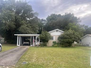 Main picture of 353 Edge Ave