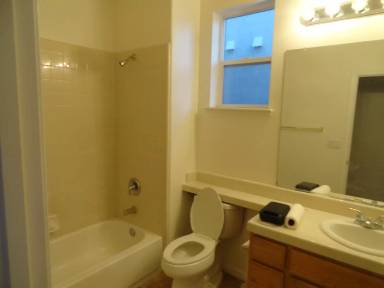 Main picture of 219 Ainger Cir