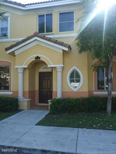 Main picture of 2436 SE 14th Ave