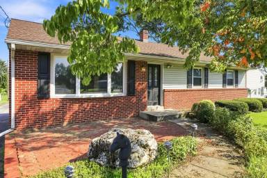 Main picture of 2137 Old Philadelphia Pike