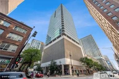 Main picture of 550 St. Clair Condo