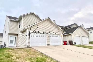 Main picture of 201 NE Dogwood St