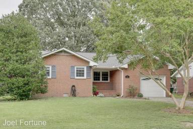 Main picture of 729 Mayland Dr