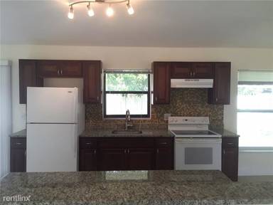 Main picture of 7925 SW 7th Pl