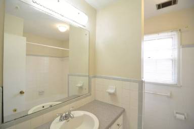Main picture of 2505 Lancelot Dr SE