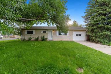 Main picture of 833 Ponderosa Dr