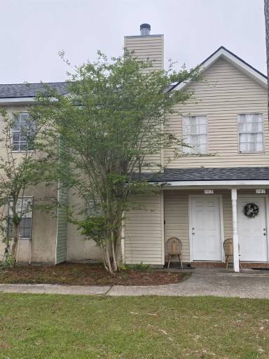 Main picture of 143 Kingspoint Blvd