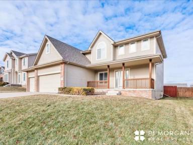 Main picture of 4606 Victoria Ave