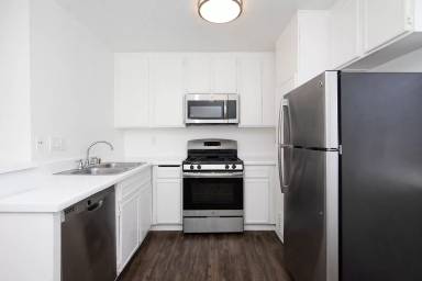 Main picture of 4435 44 St And 4415-4423 44 St