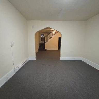 Main picture of 33-35 Washington Street