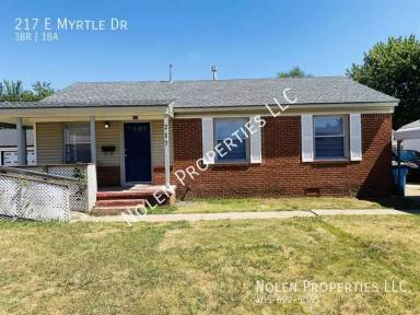 Main picture of 215 E Myrtle Dr