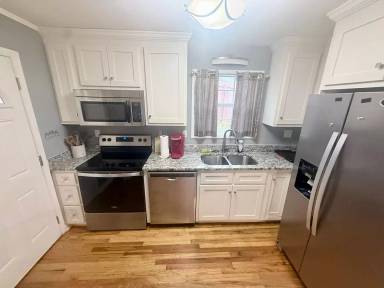 Main picture of 224 S Peter St