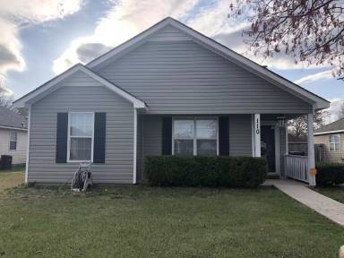 Main picture of 110 Kensington Cir