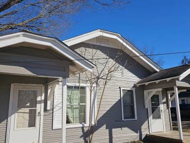 Main picture of 121 S Center Ave
