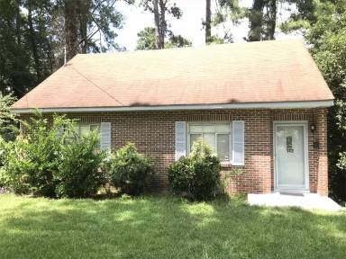 Main picture of 143 W Rosemary Rd