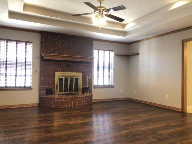 Main picture of 123 Fox Run Pl