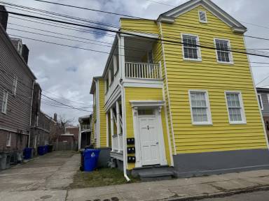 Main picture of 66 Amherst St