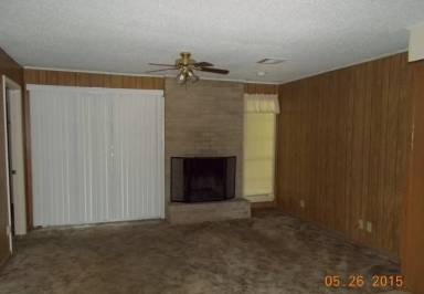 Main picture of 1705 Broadway Ave