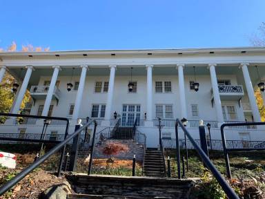 Main picture of 149 Peachtree Cir NE