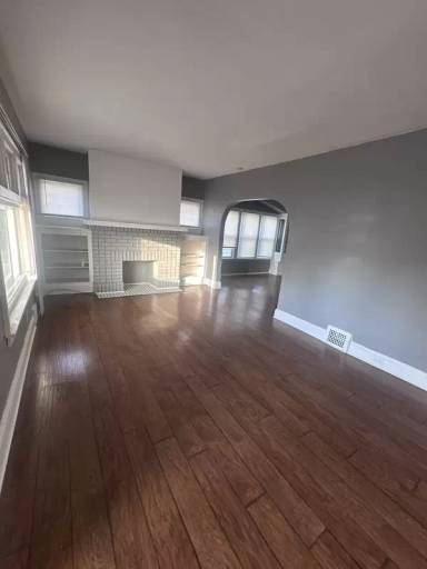 Main picture of 4915 E 109th St