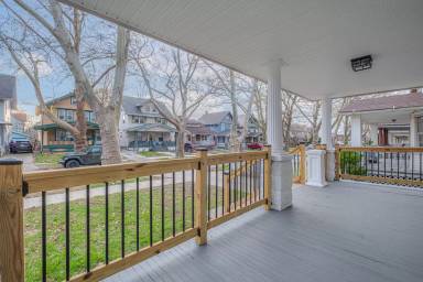 Main picture of 2051 W 89th St