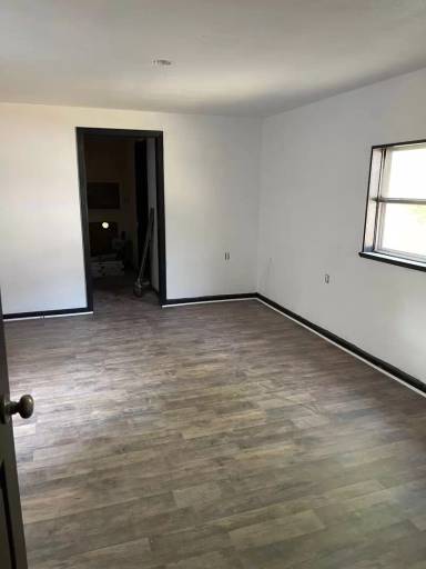 Main picture of 204 8th Ave NW